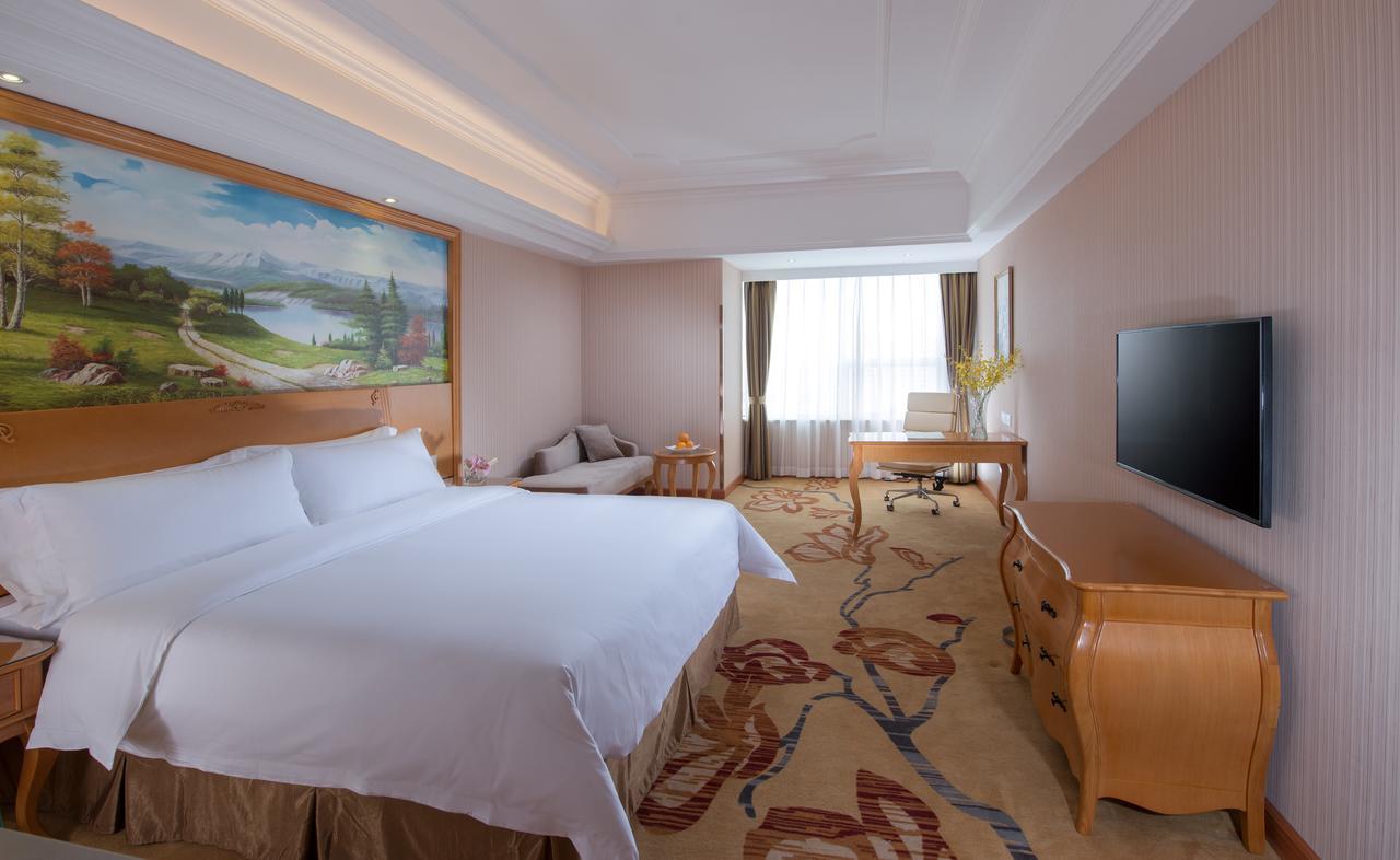 Vienna Hotel Hebei Zhuozhou High Speed Train Station Exteriör bild